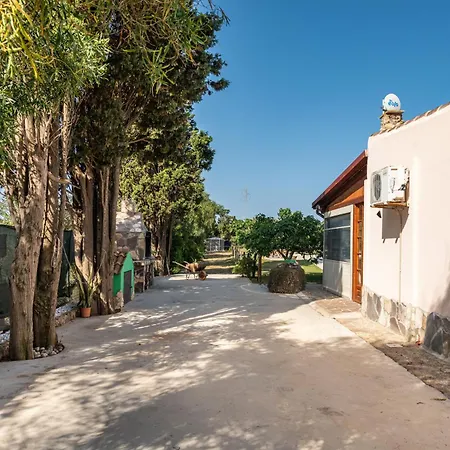 Relax Con Piscina فيلة